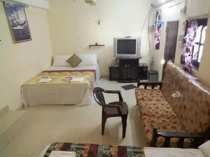 Manimalar Hotel *
