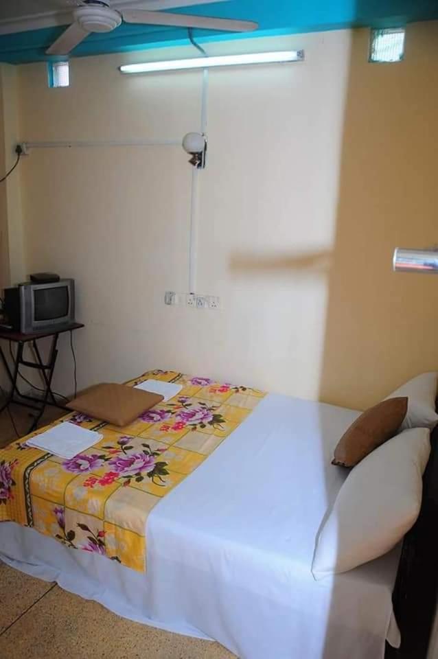 Manimalar Hotel *